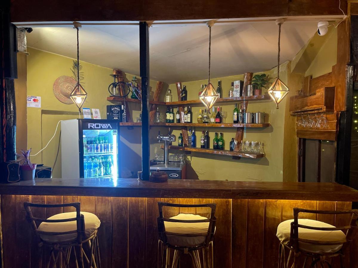 Hotel Tharu Garden And Beer Bar Csitvan Kültér fotó